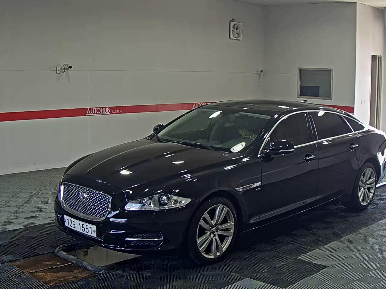 2013 - jaguar xj