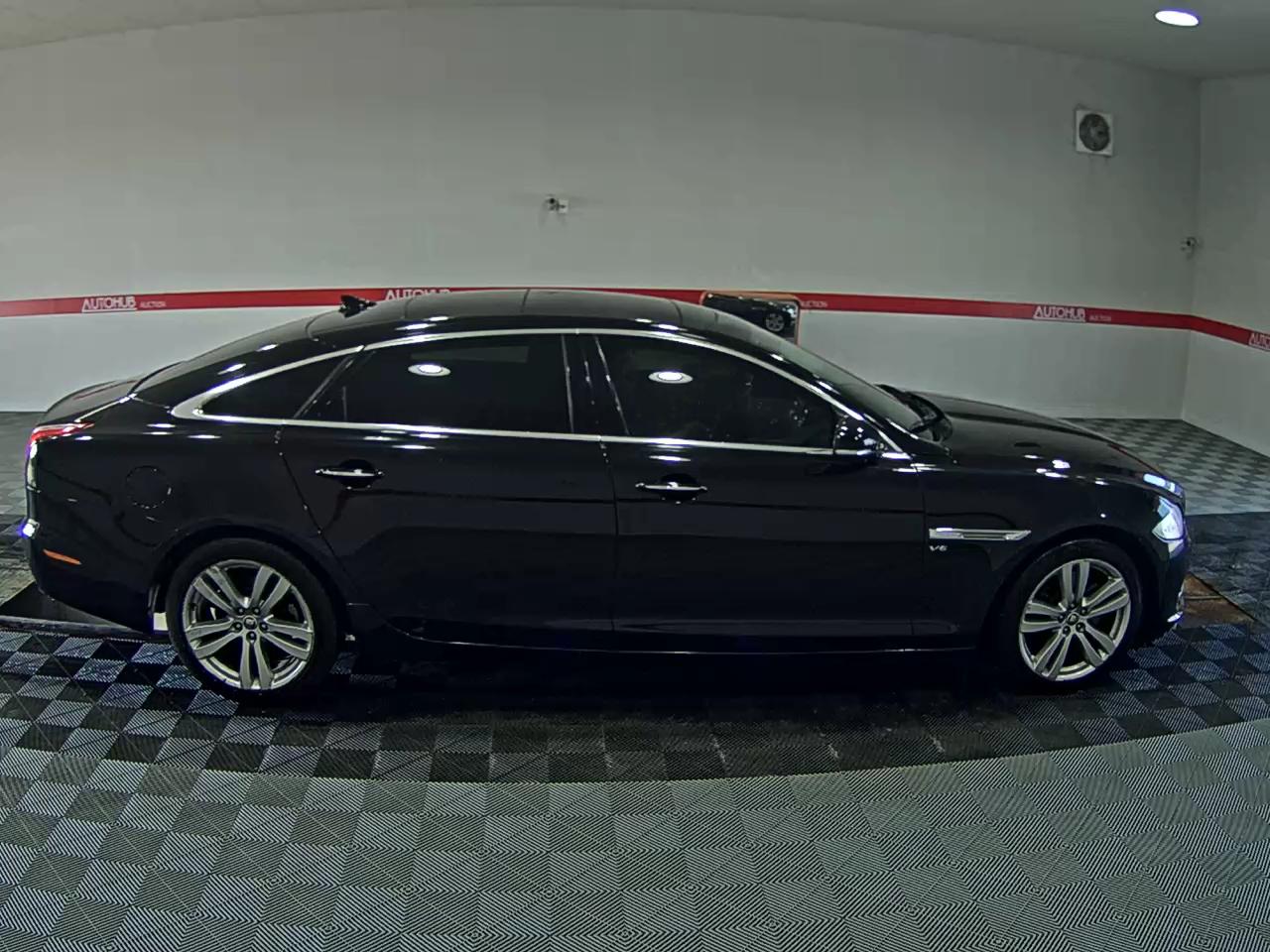 2013 - jaguar xj