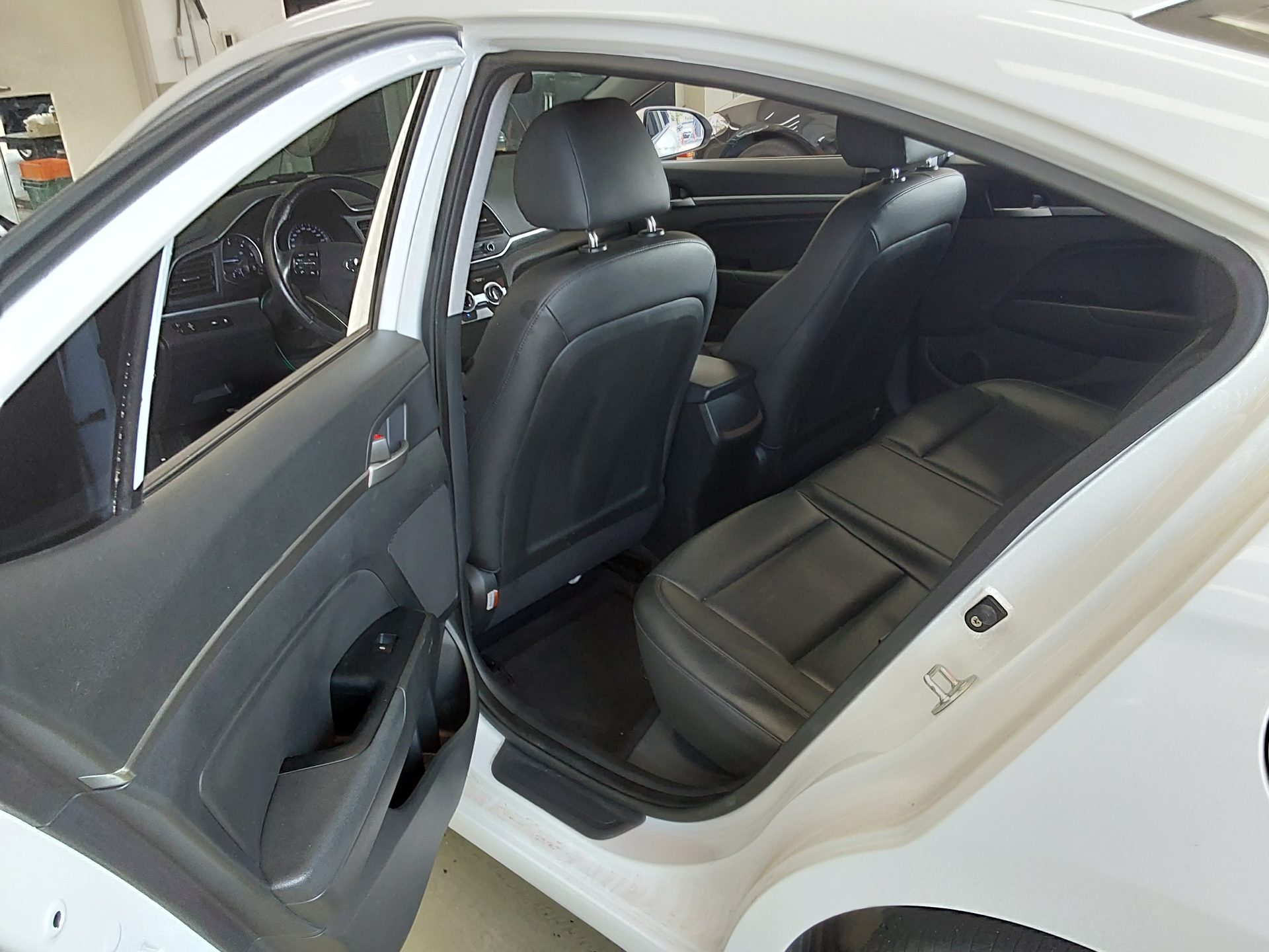 2019 - hyundai avante