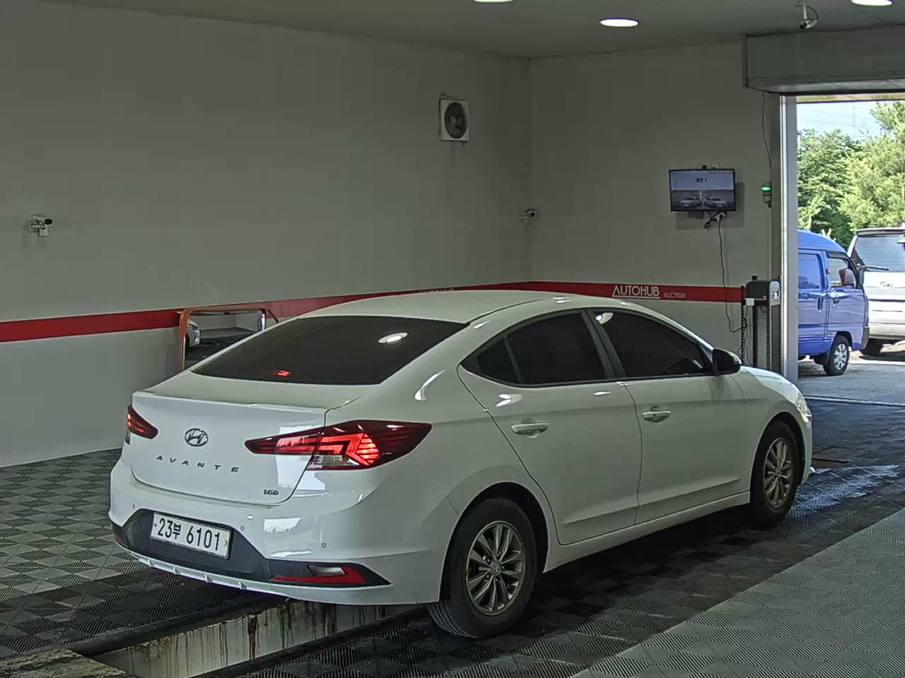 2019 - hyundai avante