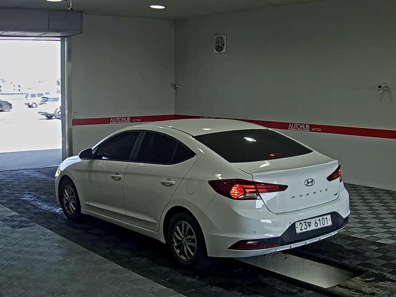 2019 - hyundai avante