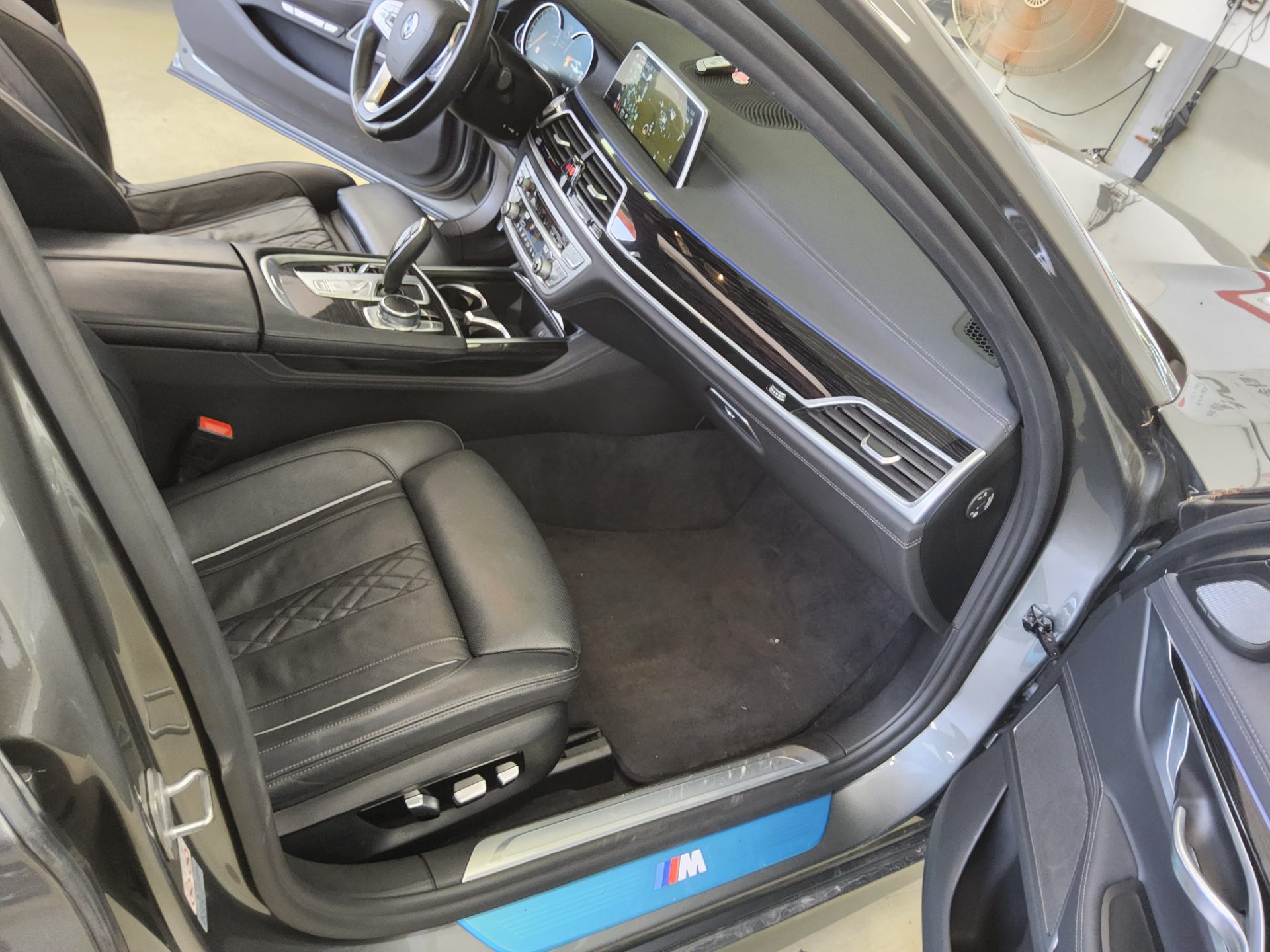 2018 - bmw m7