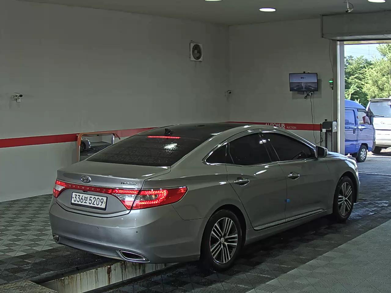 2014 - hyundai grandeur