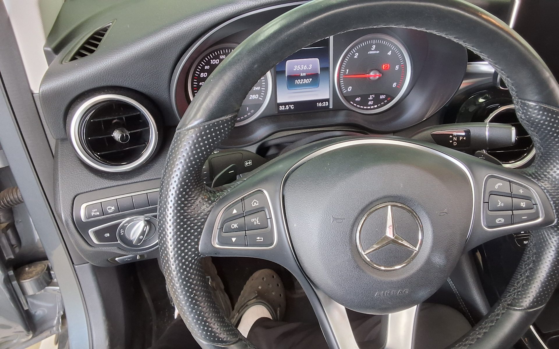 2018 - mercedes-benz glc 220d
