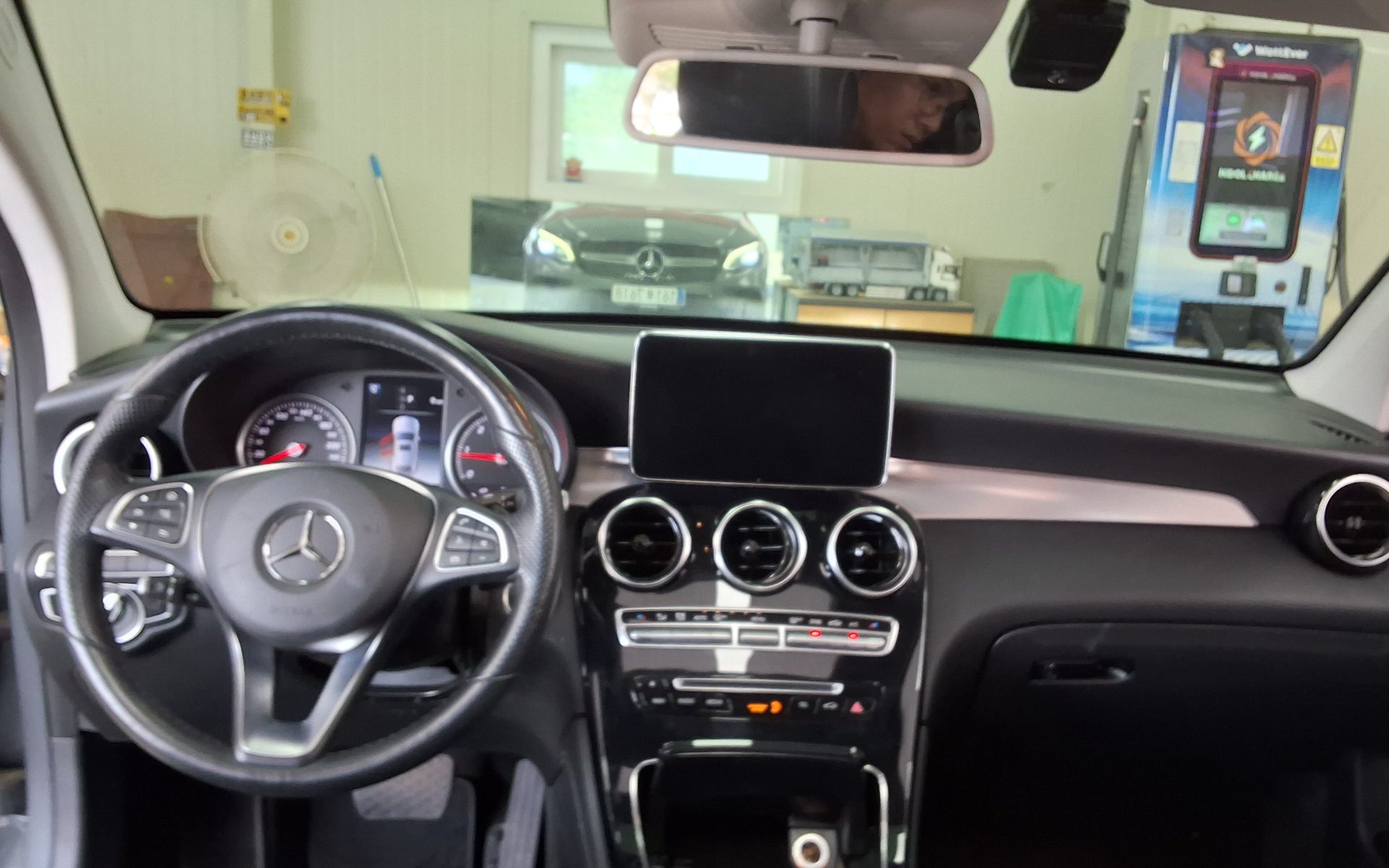 2018 - mercedes-benz glc 220d