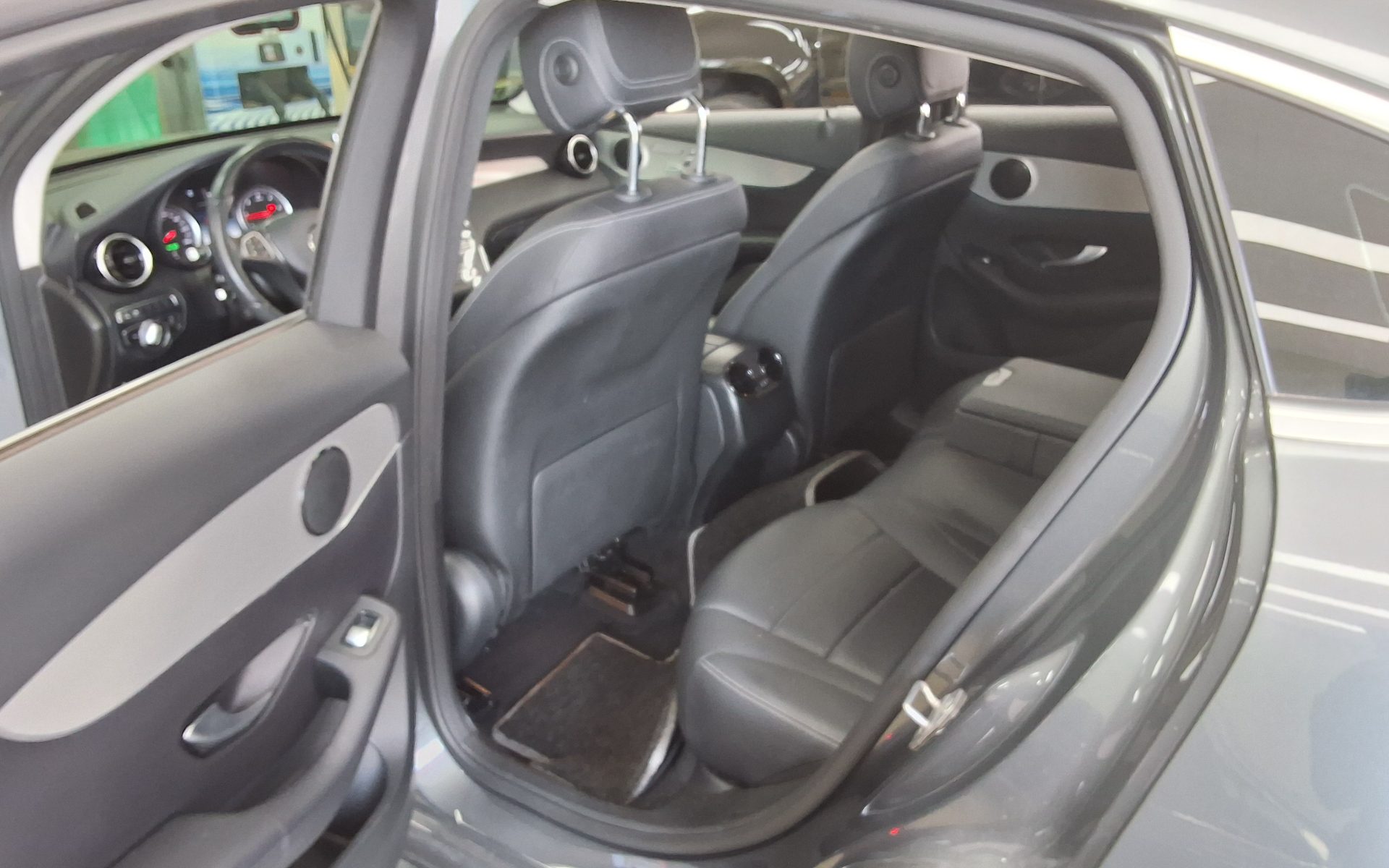2018 - mercedes-benz glc 220d