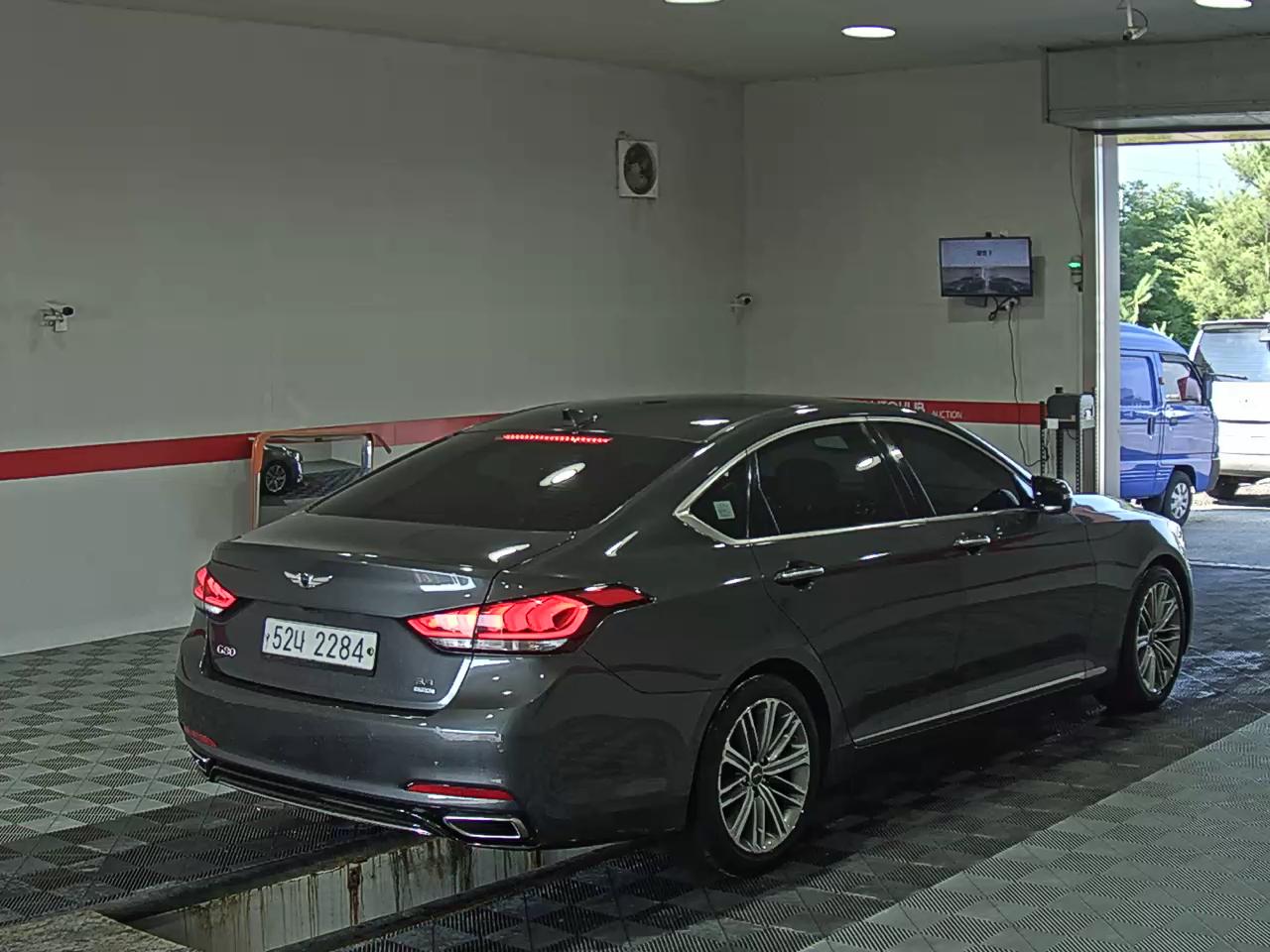 2018 - genesis g80