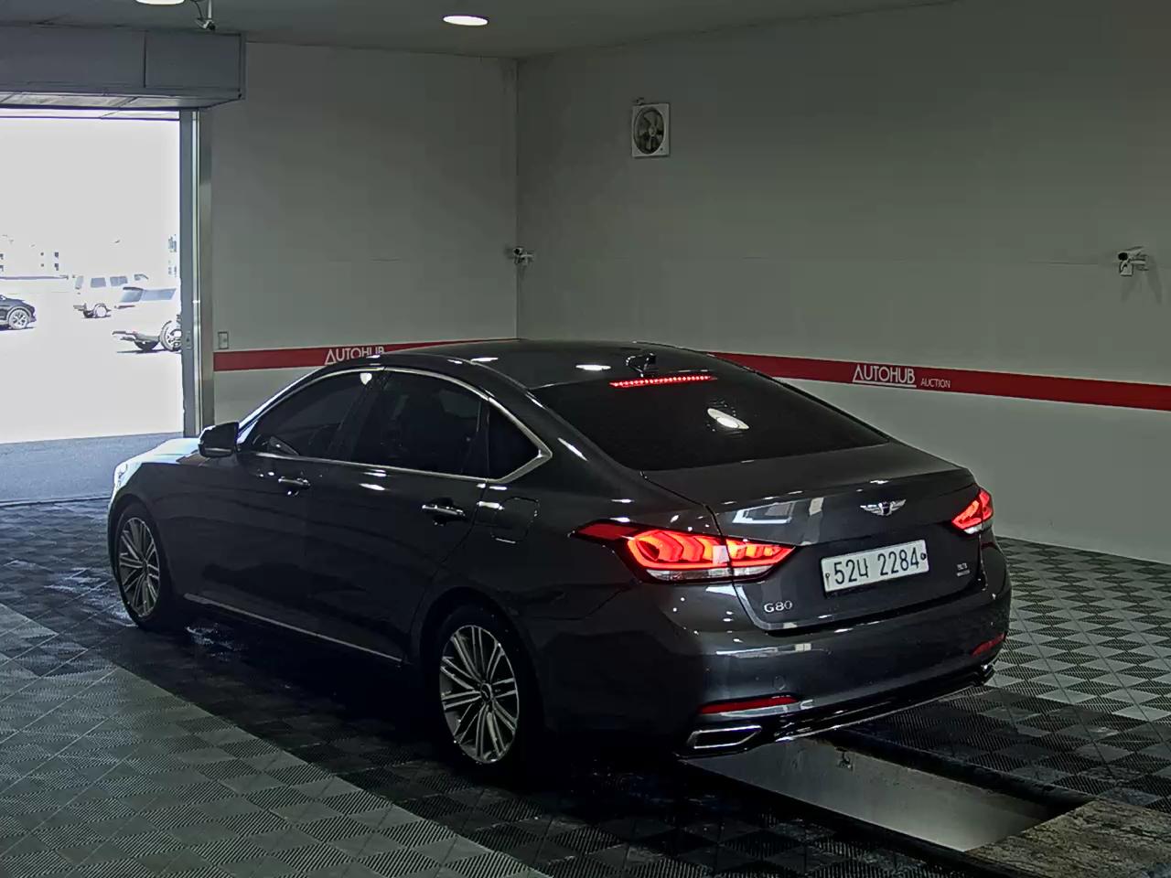 2018 - genesis g80
