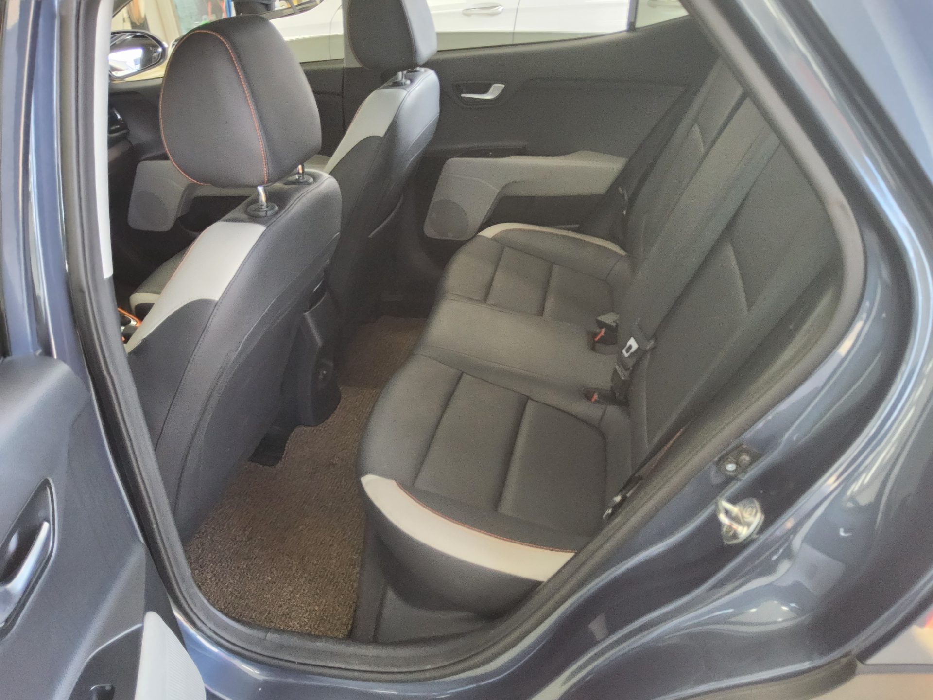 2018 - kia stonic