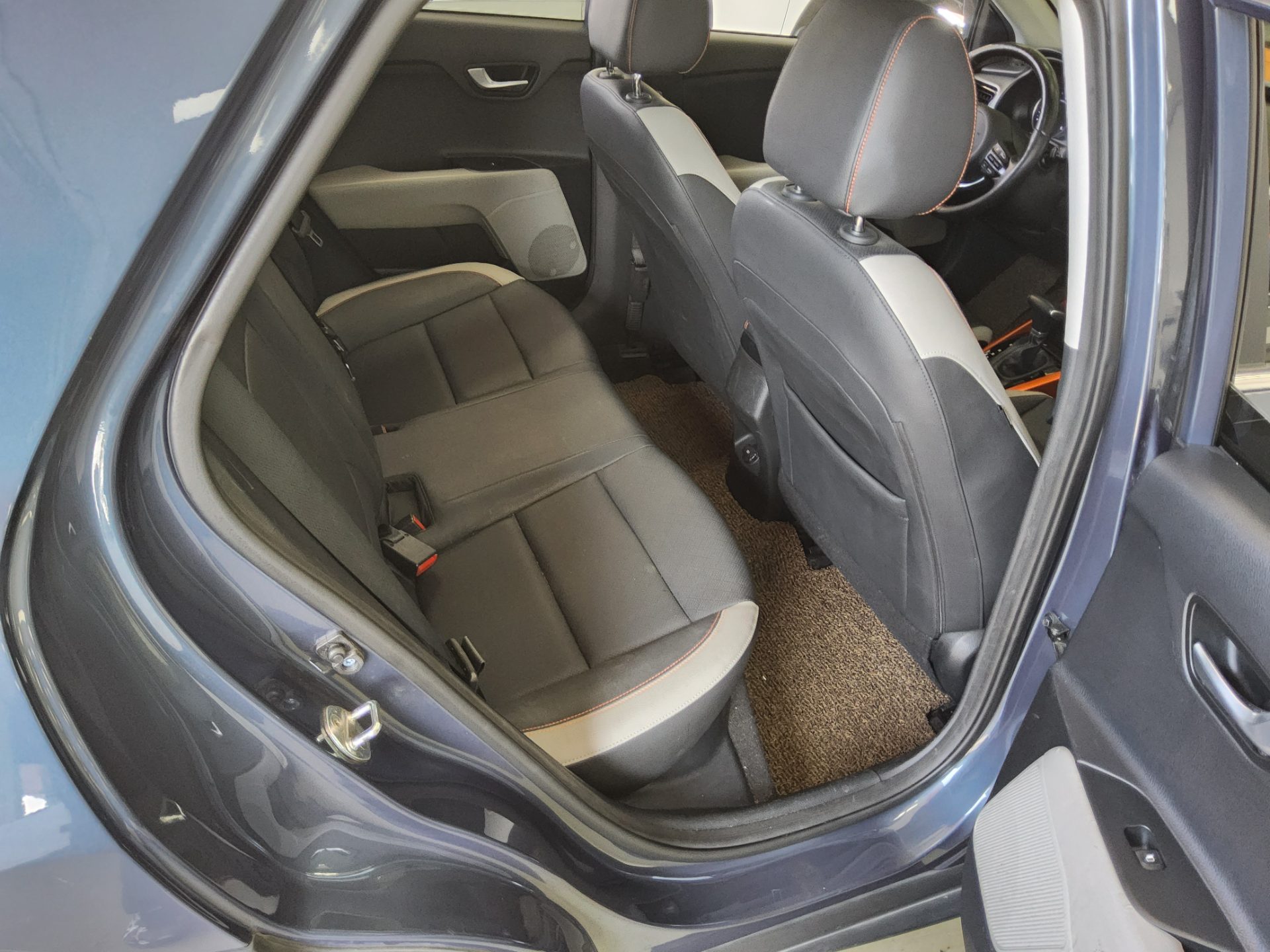 2018 - kia stonic