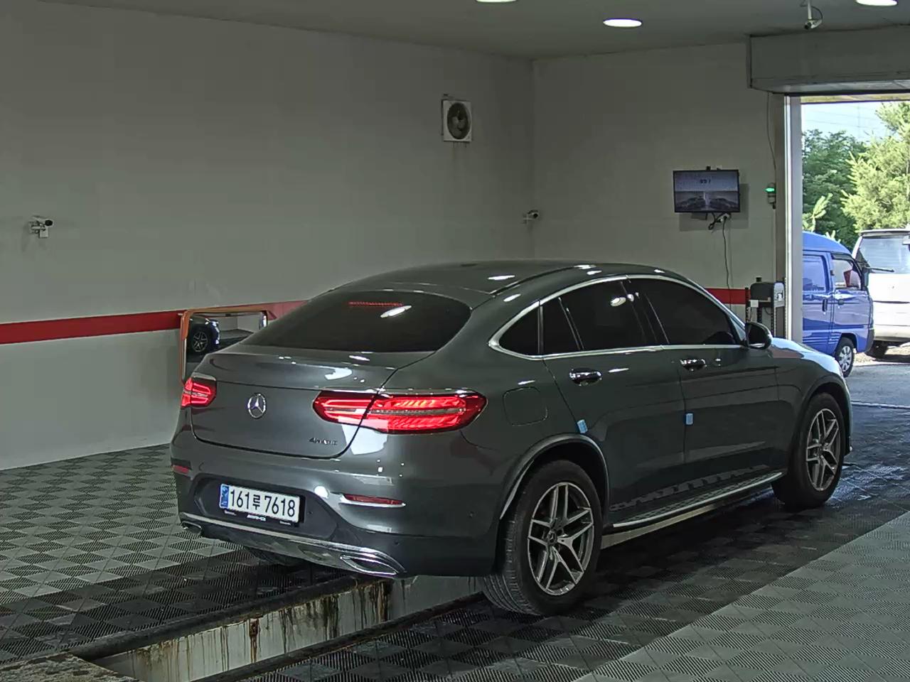 2018 - mercedes-benz glc 220d
