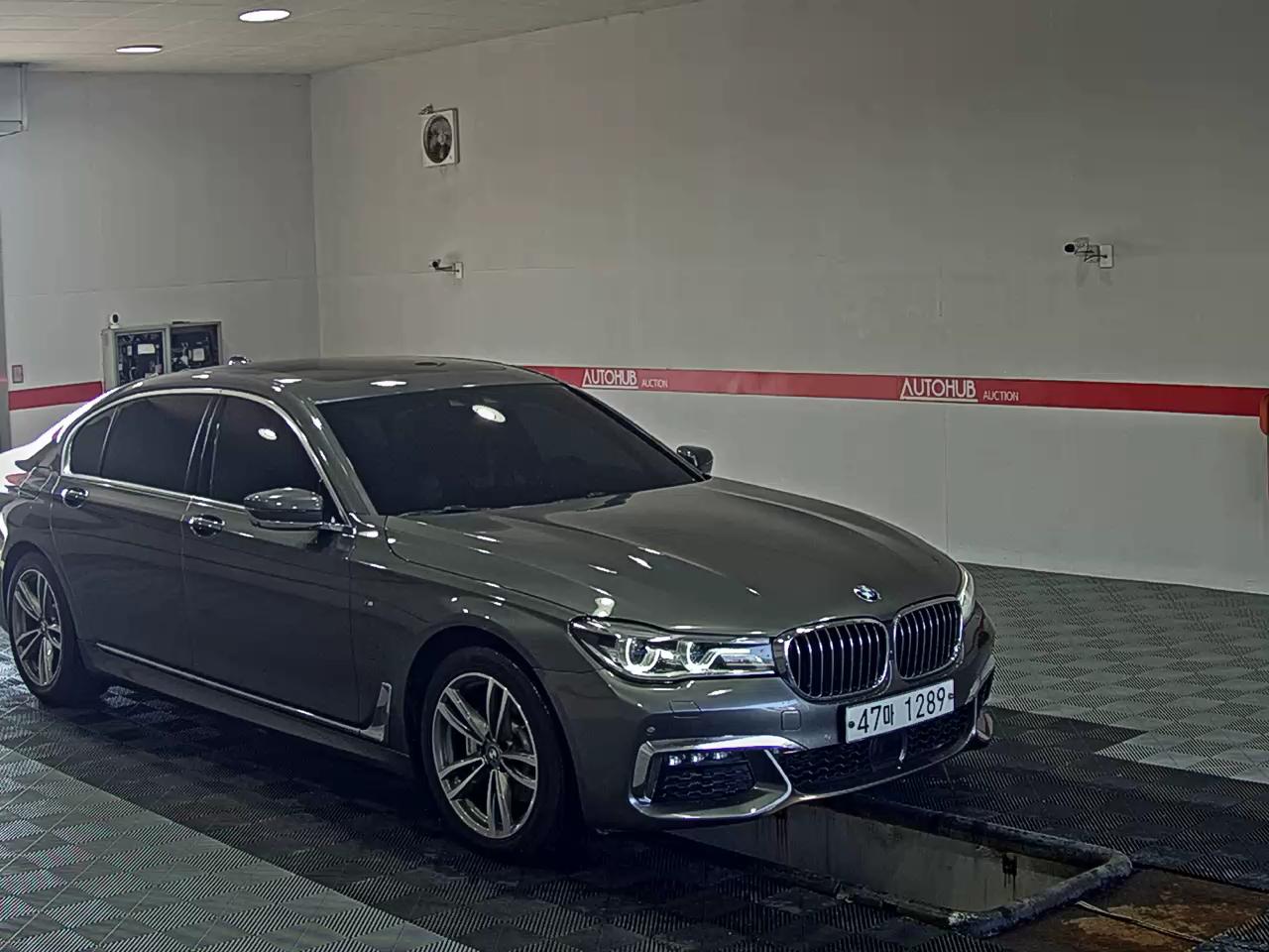 2018 - bmw m7