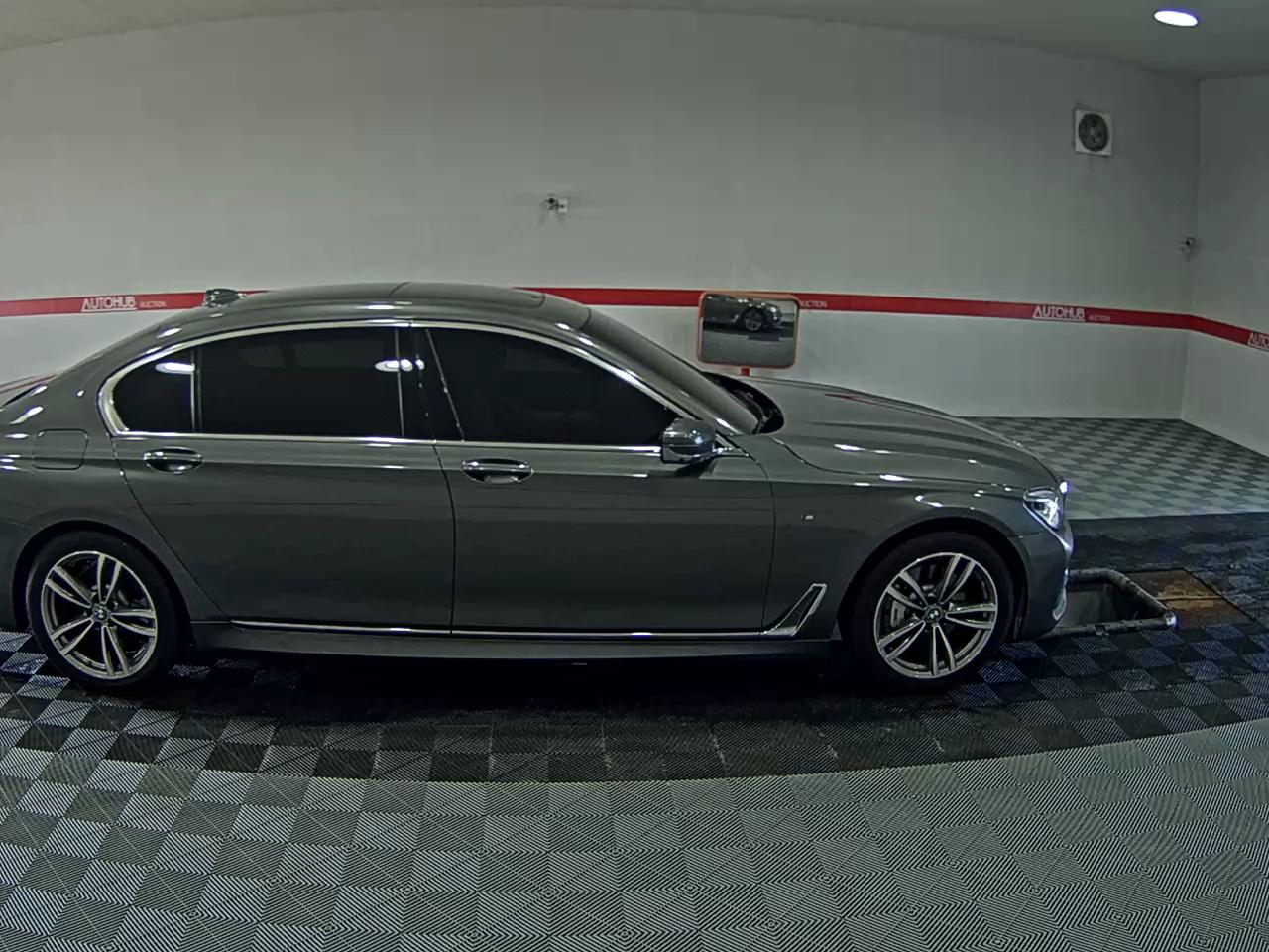 2018 - bmw m7
