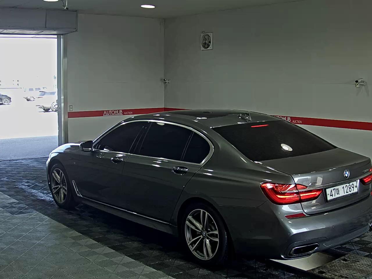 2018 - bmw m7
