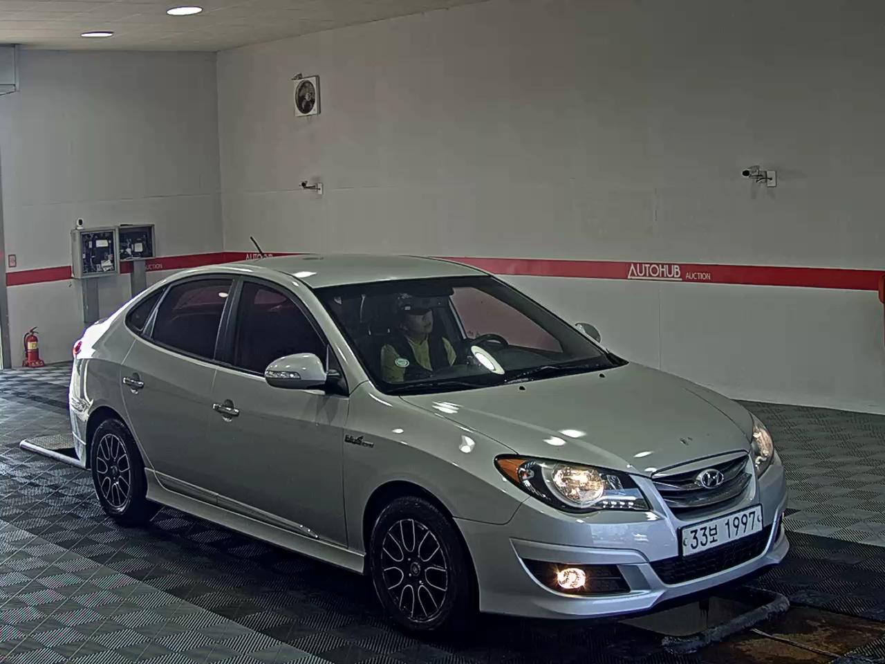 2014 - hyundai avante