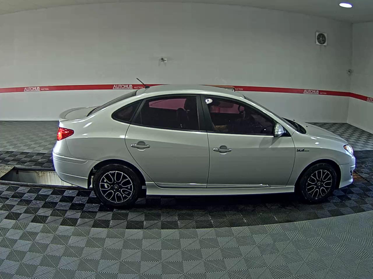 2014 - hyundai avante