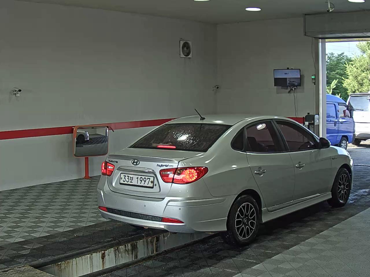 2014 - hyundai avante