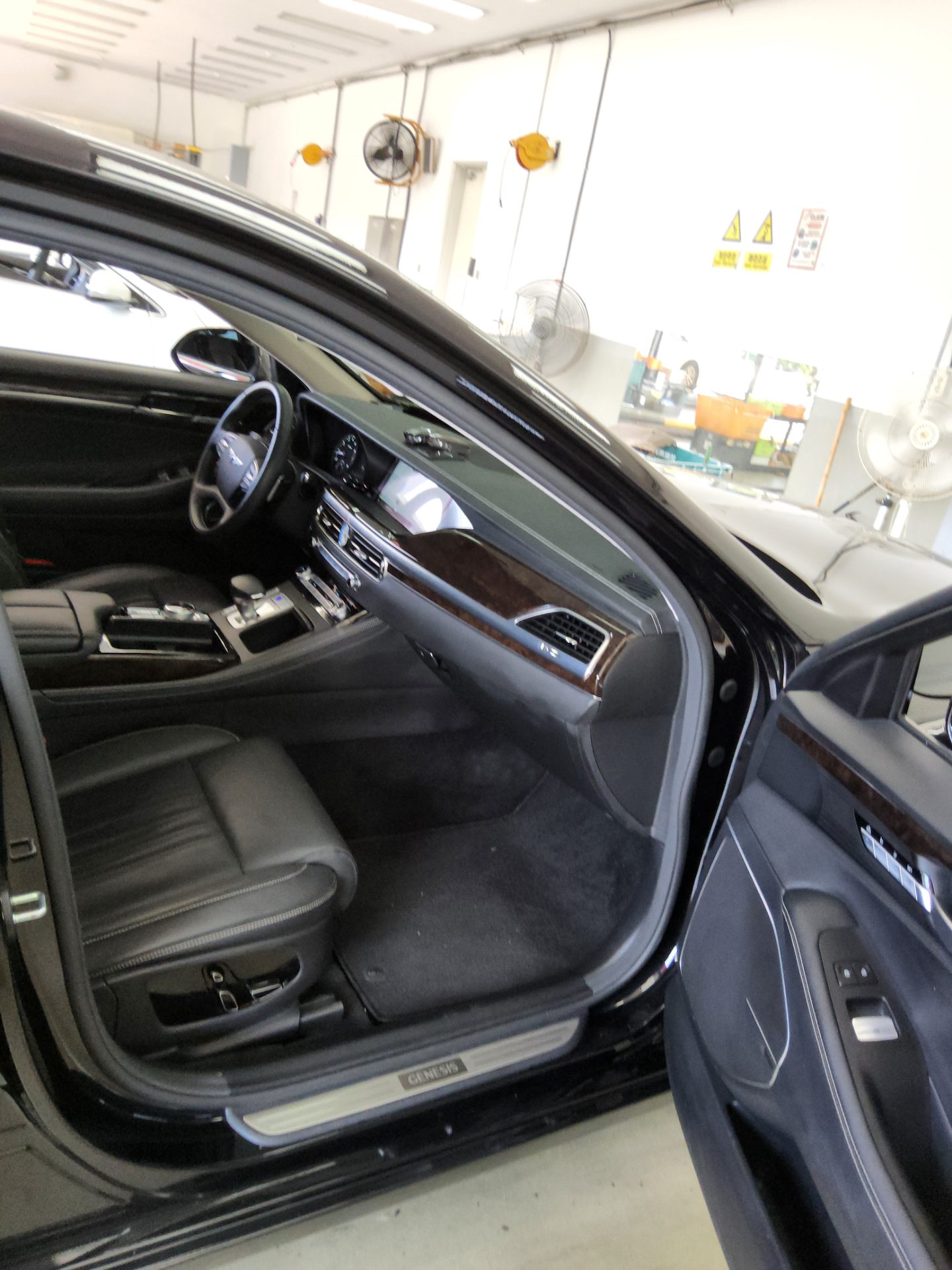 2021 - genesis g90