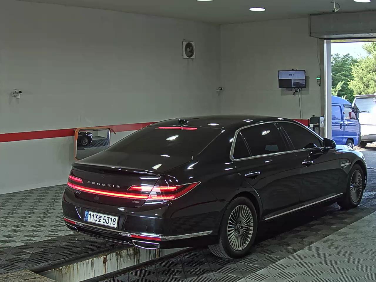 2021 - genesis g90