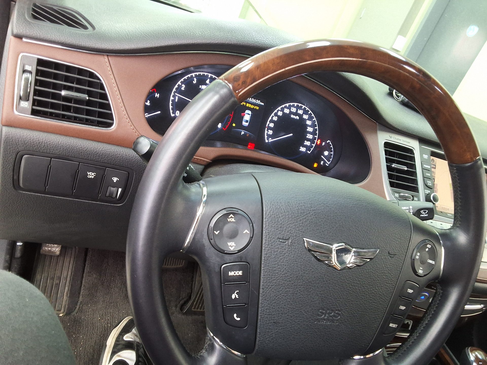 2011 - hyundai bh