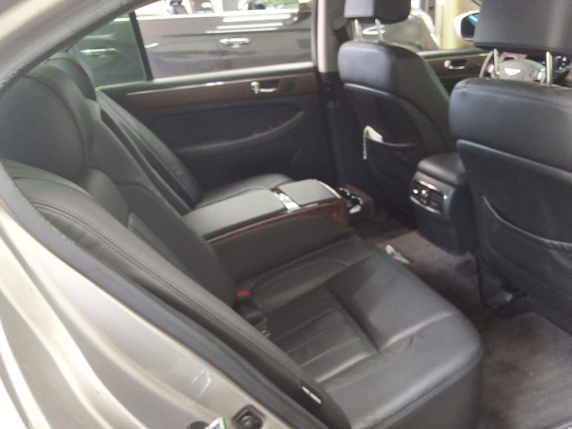 2011 - hyundai bh