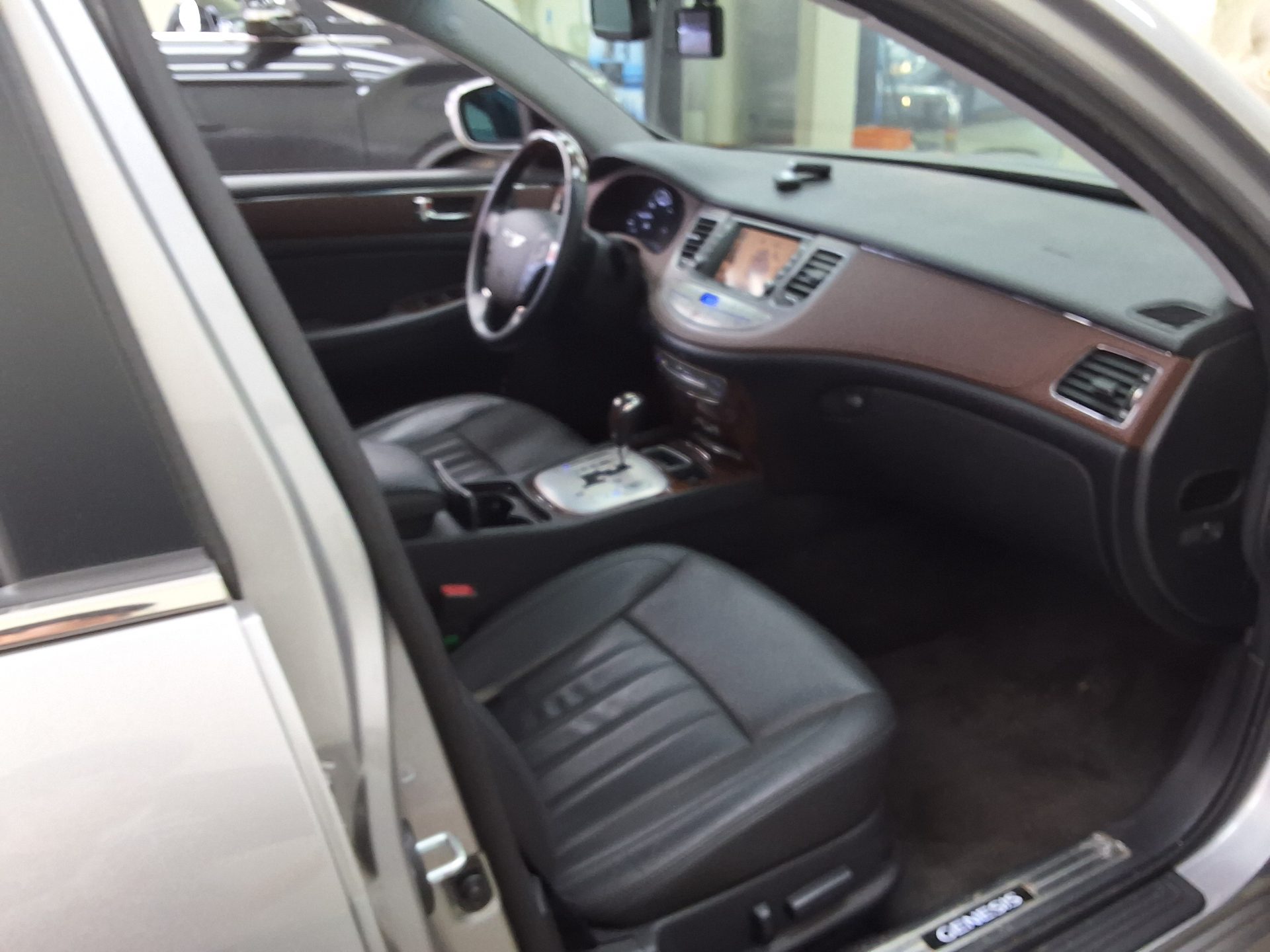 2011 - hyundai bh
