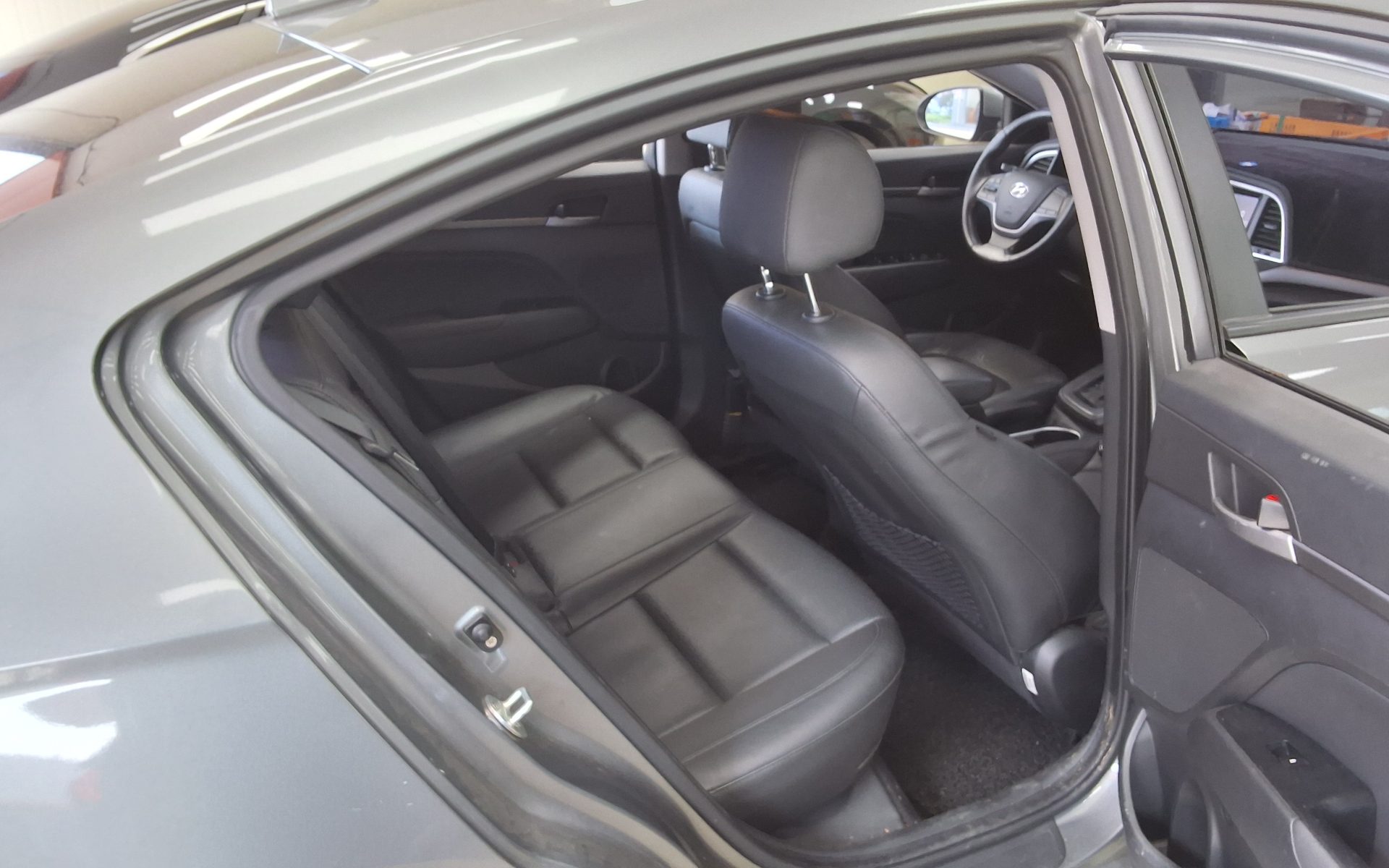 2017 - hyundai avante
