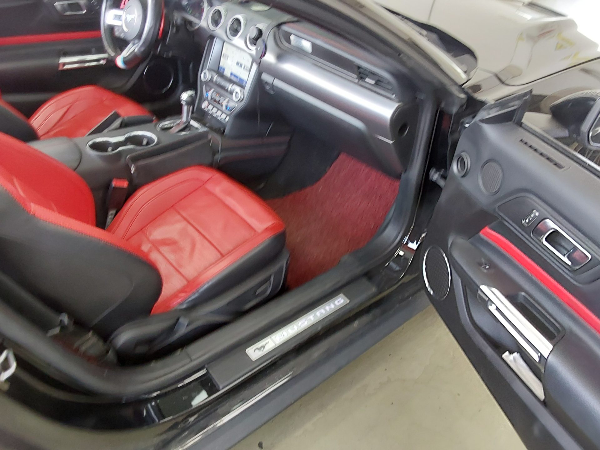 2021 - ford mustang