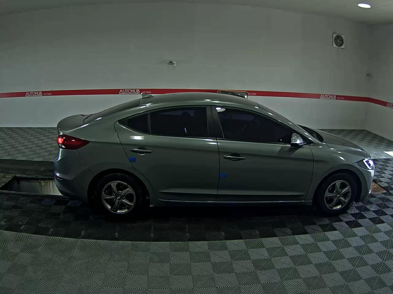 2017 - hyundai avante