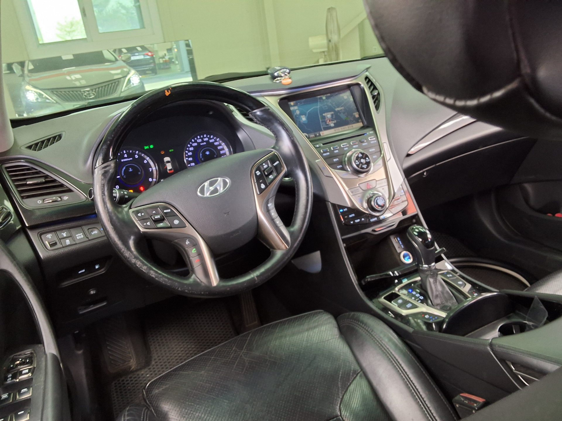 2012 - hyundai grandeur