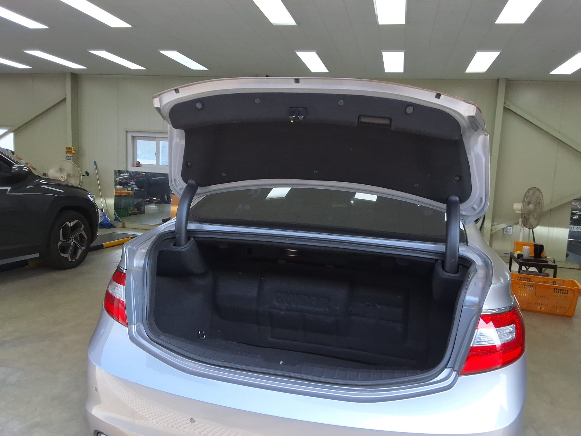 2012 - hyundai grandeur