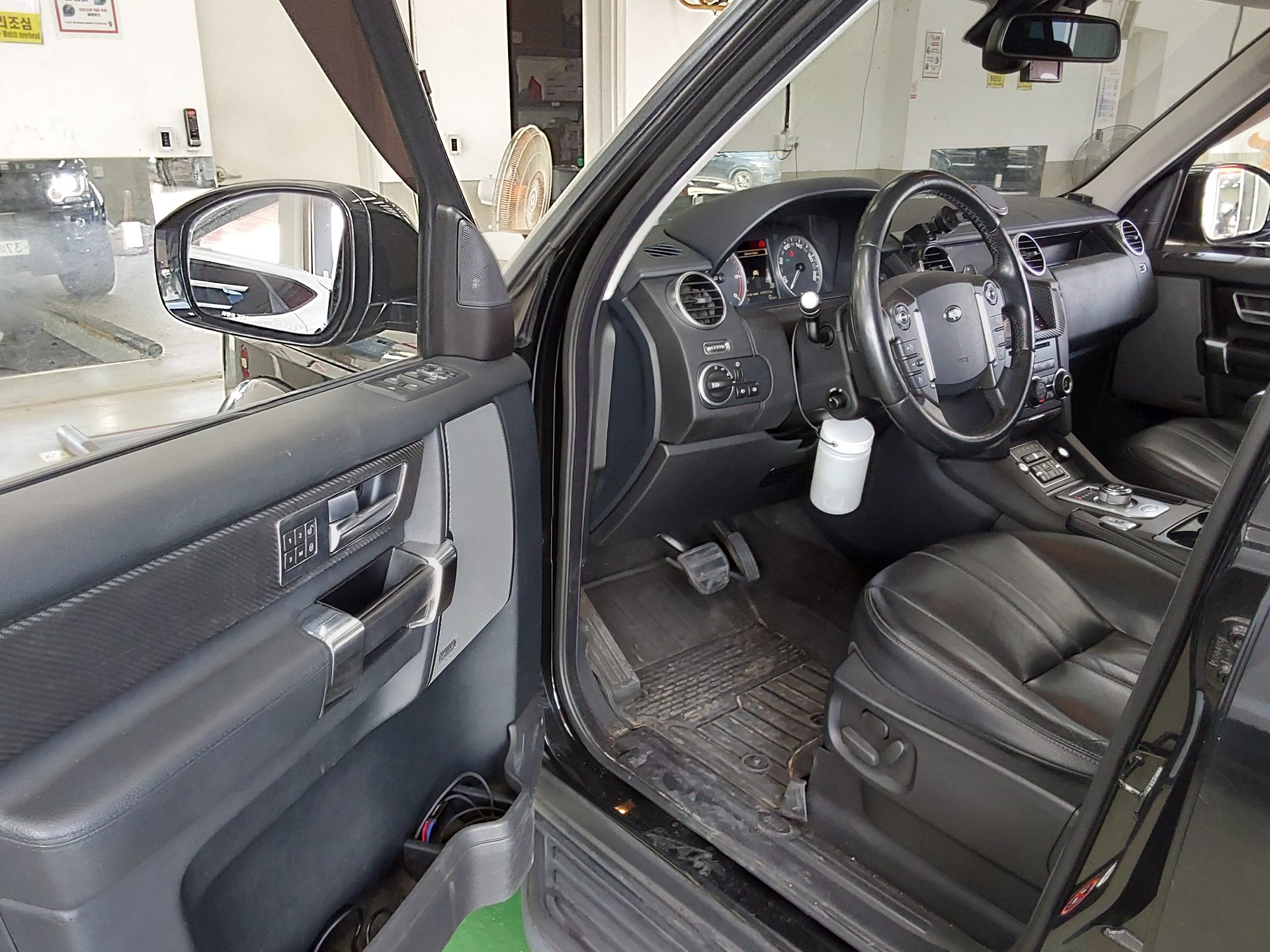 2014 - land rover discovery