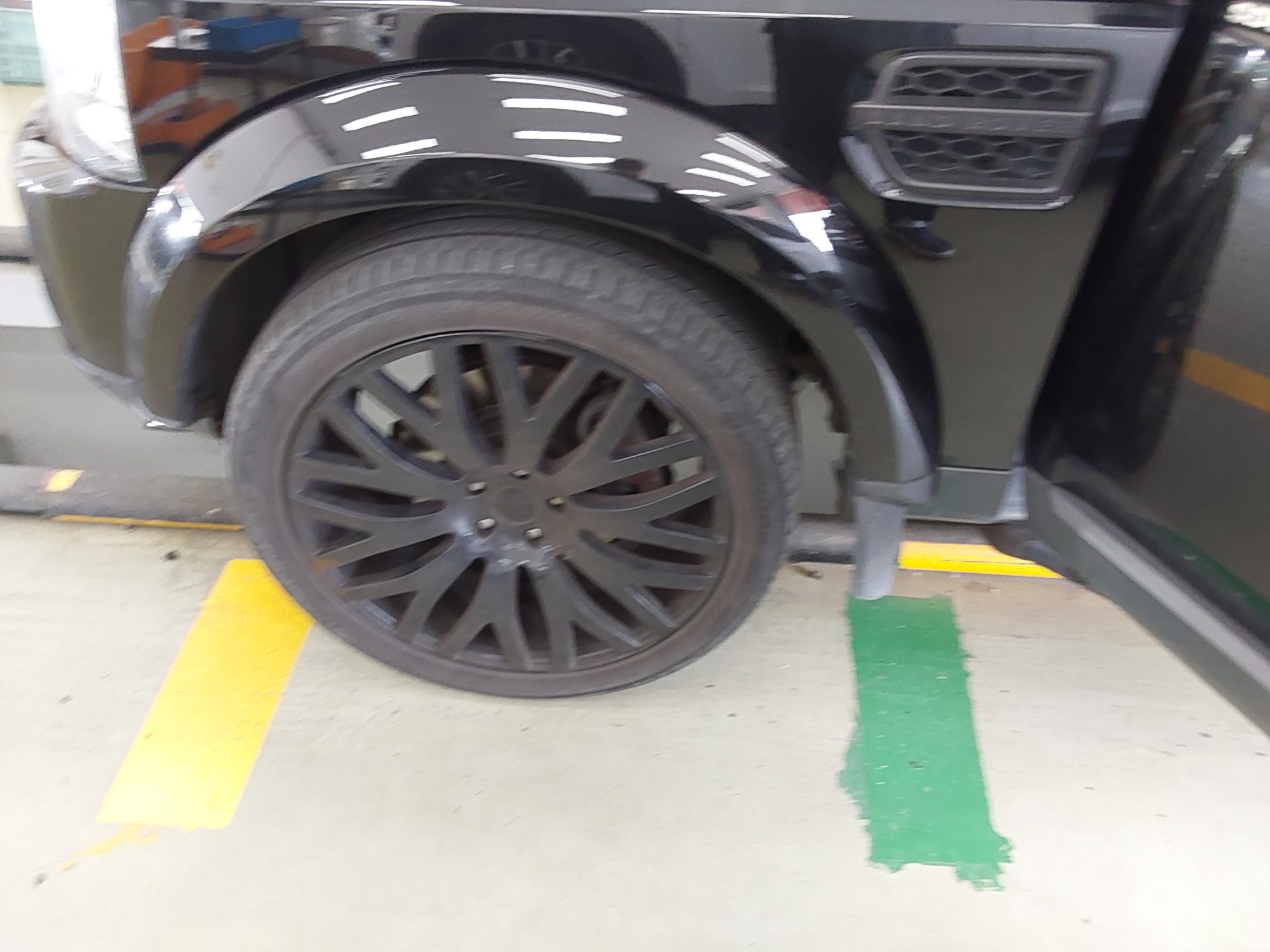2014 - land rover discovery
