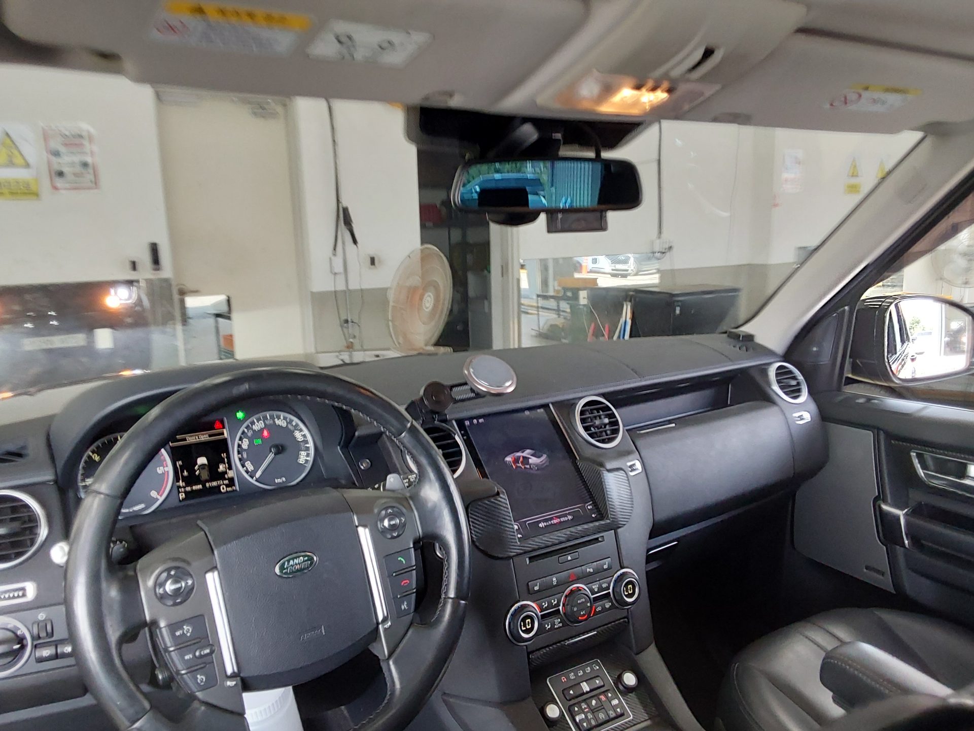 2014 - land rover discovery
