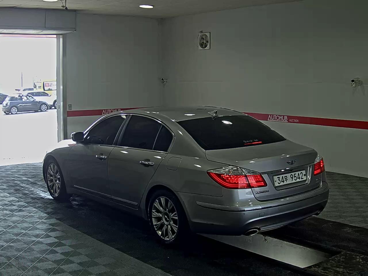 2011 - hyundai bh