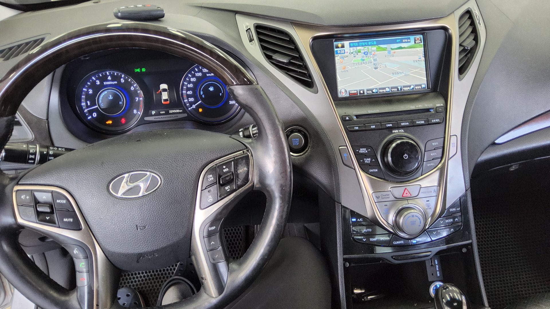 2012 - hyundai grandeur