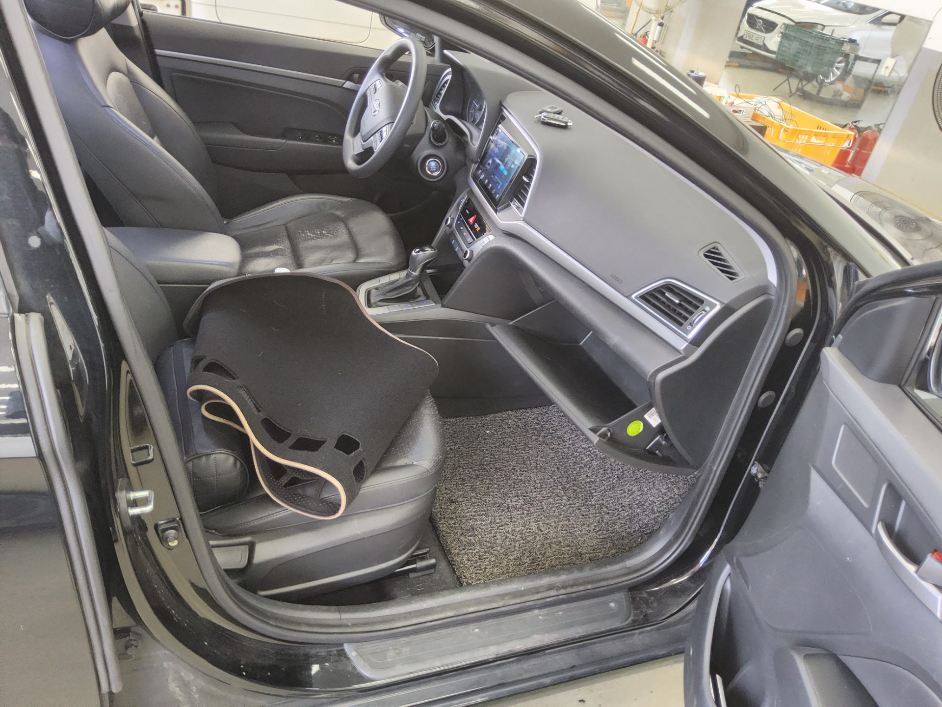 2016 - hyundai avante