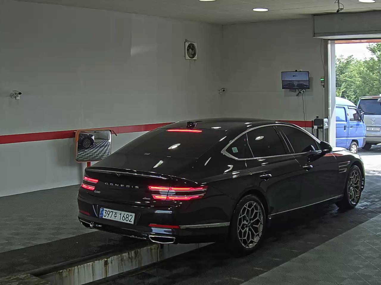 2023 - genesis g80