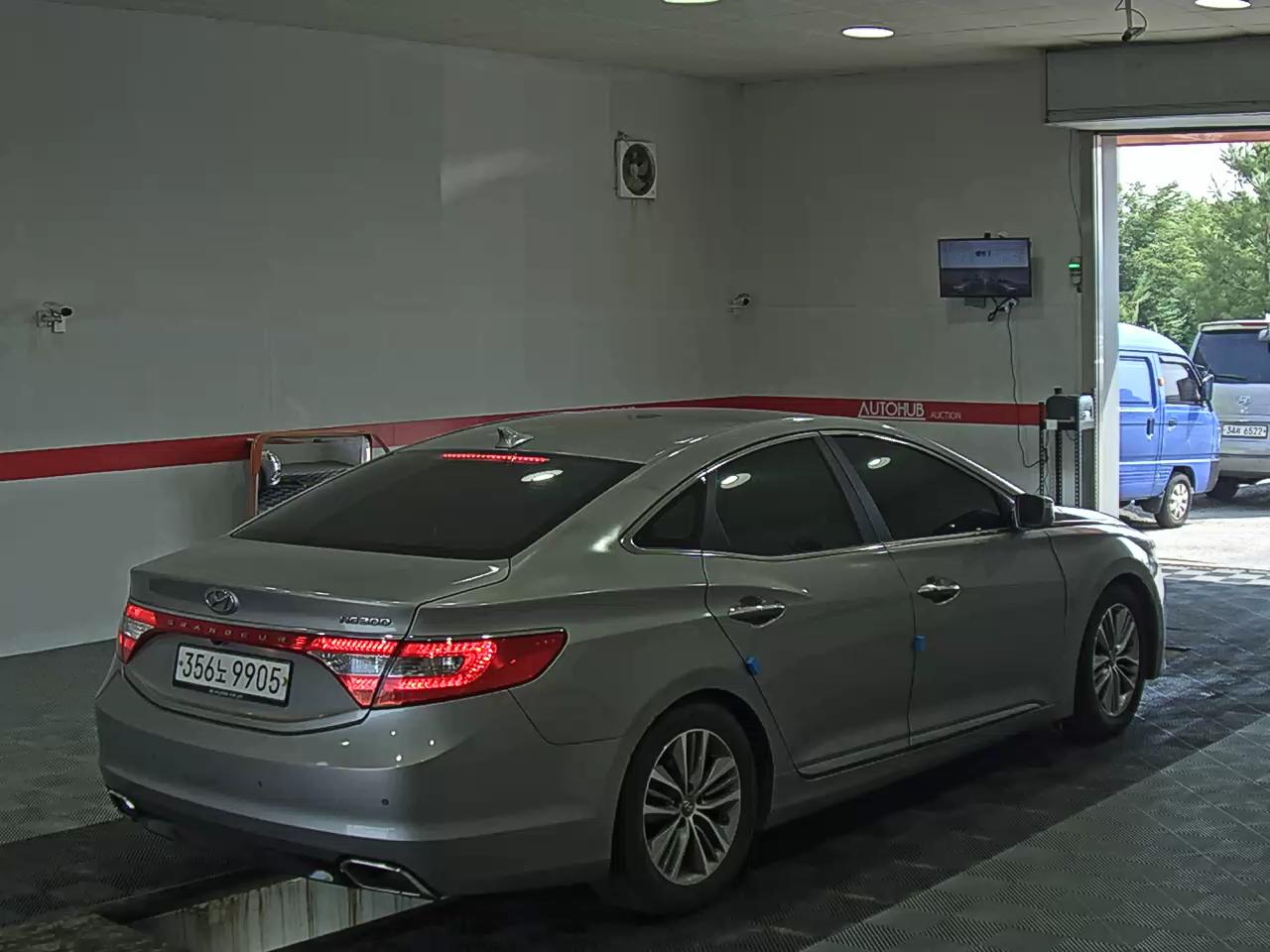 2012 - hyundai grandeur