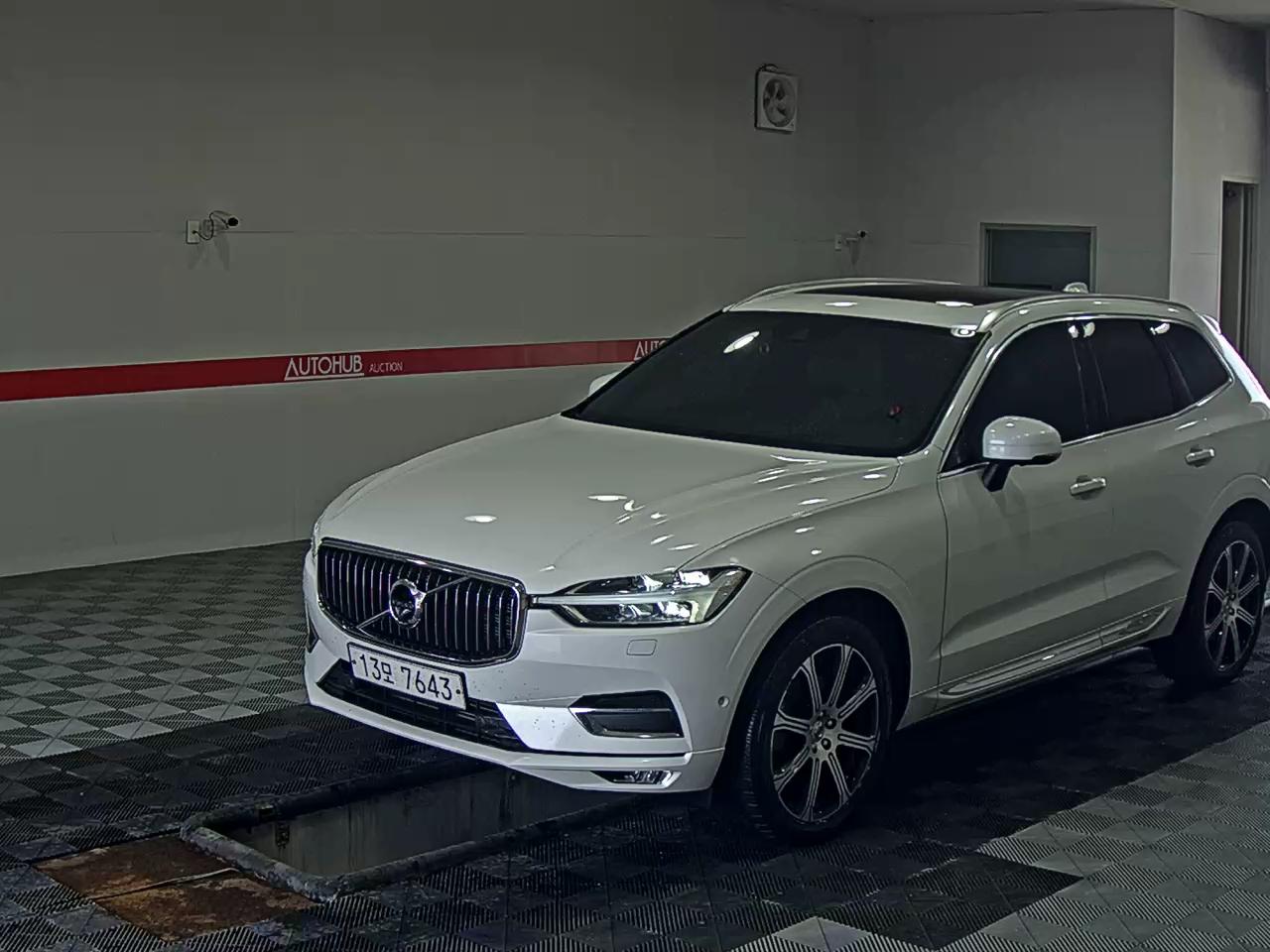 VOLVO XC60 (2ND GEN) D5 INSCRIPTION