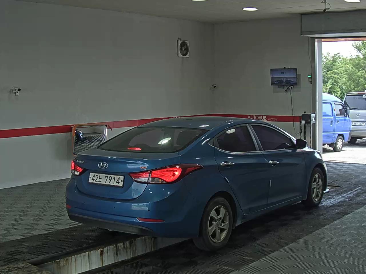 2014 - hyundai avante