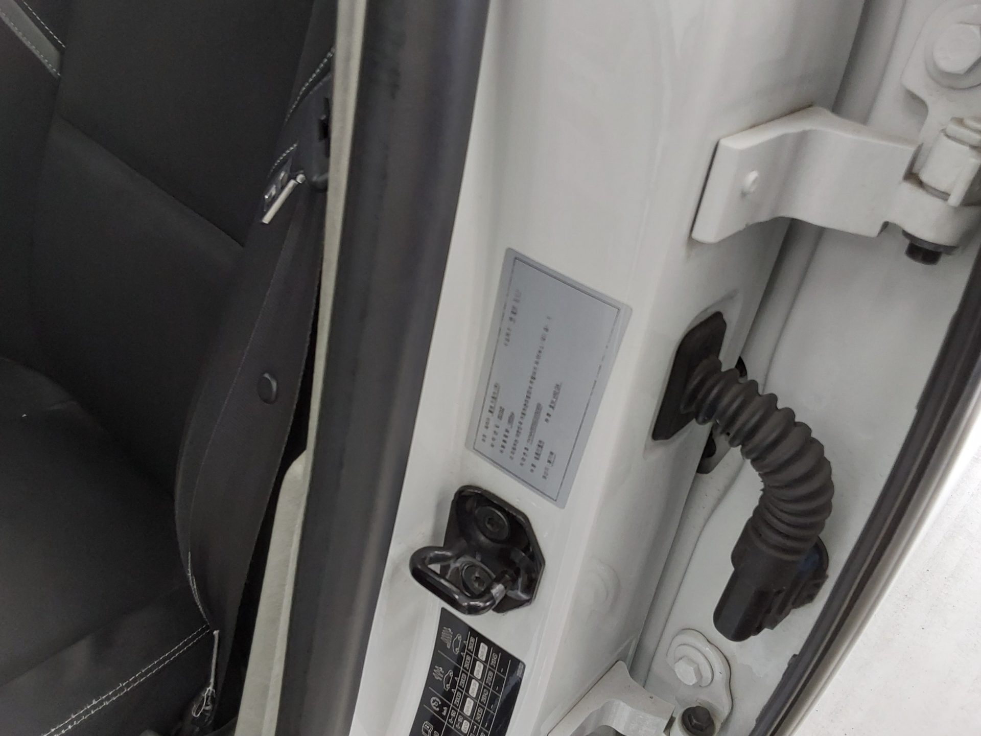 2013 - volvo v40