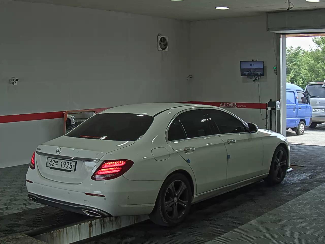 2017 - mercedes-benz e200