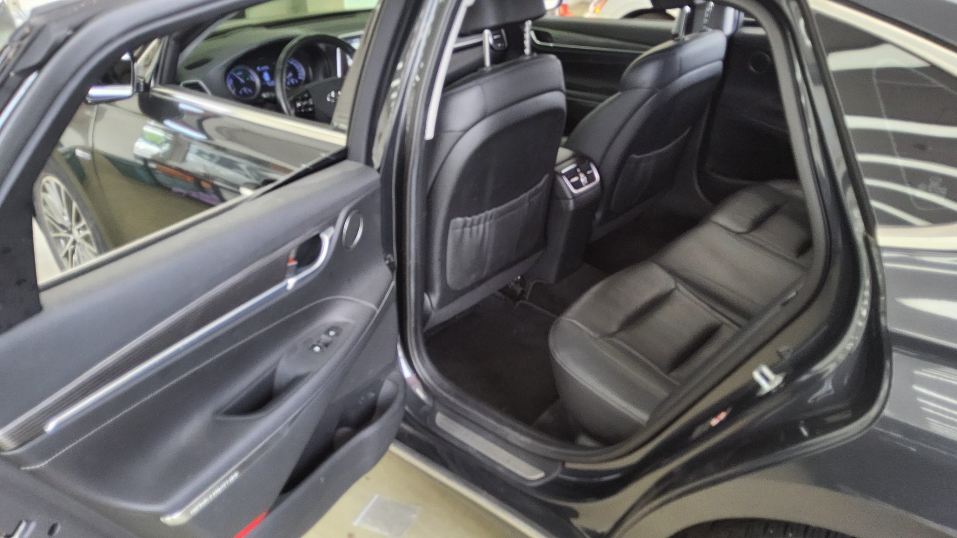 2018 - hyundai grandeur