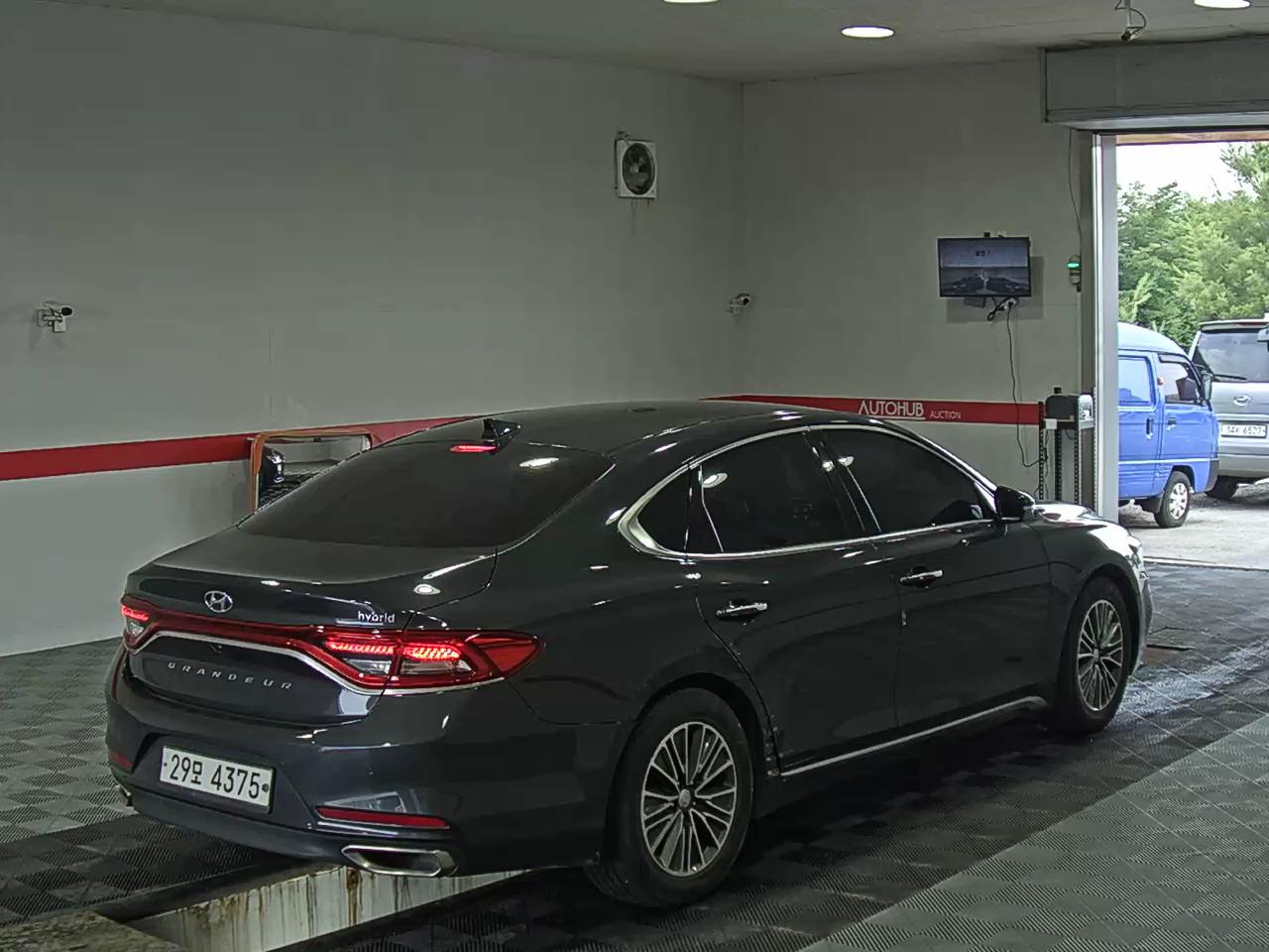 2018 - hyundai grandeur
