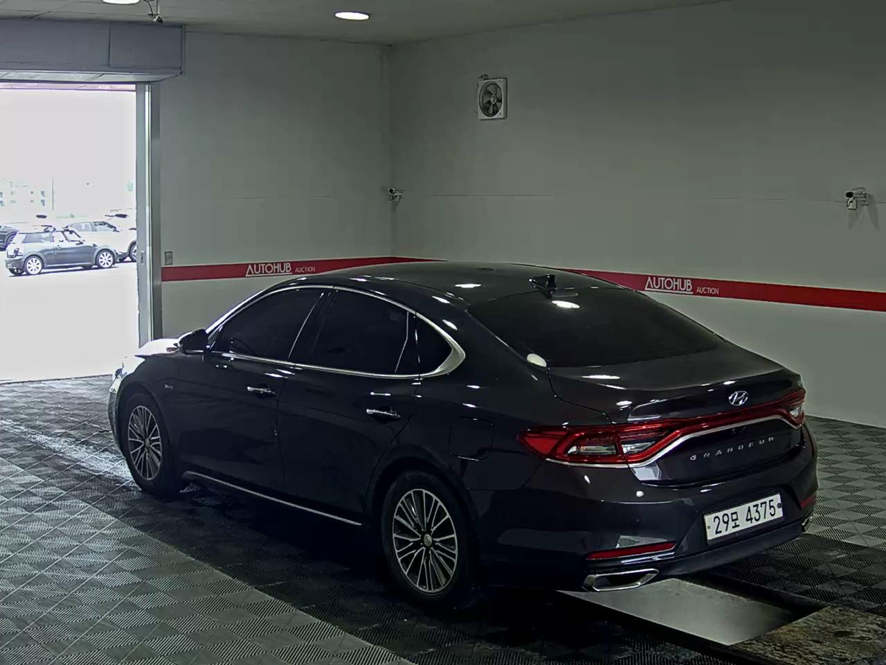 2018 - hyundai grandeur
