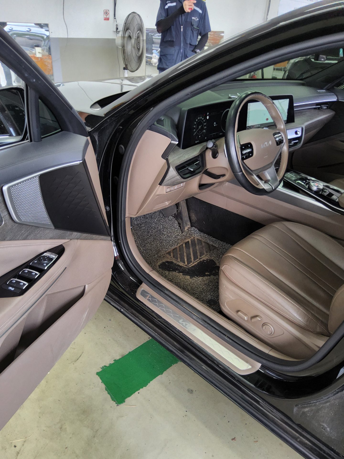 2023 - kia k8