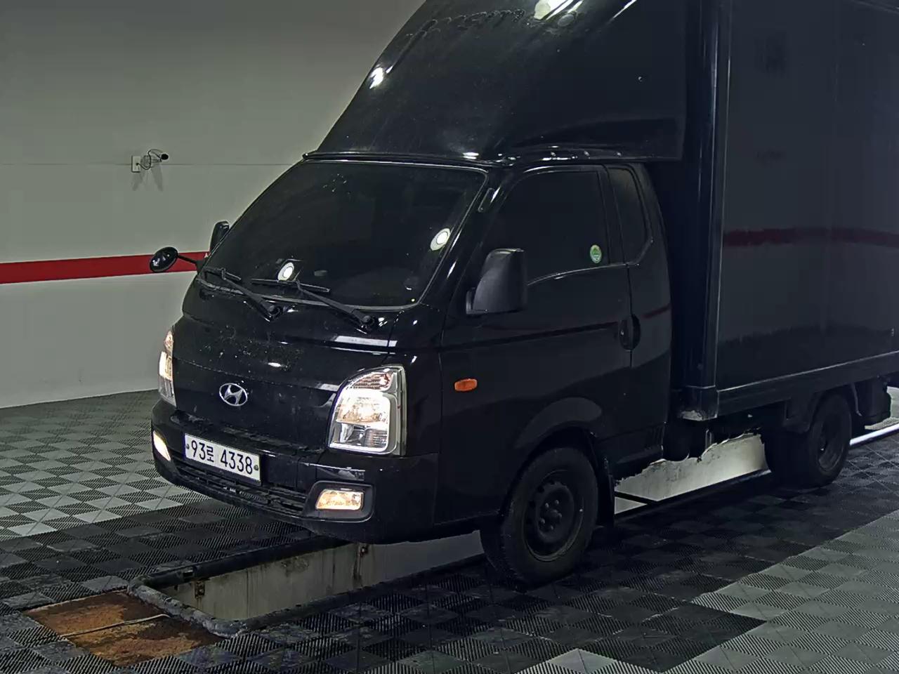HYUNDAI PORTER II SUPER CAB EXTRA WHEELBASE