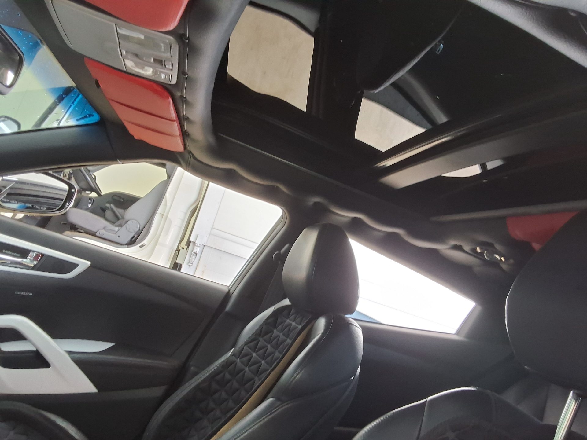 2012 - hyundai veloster