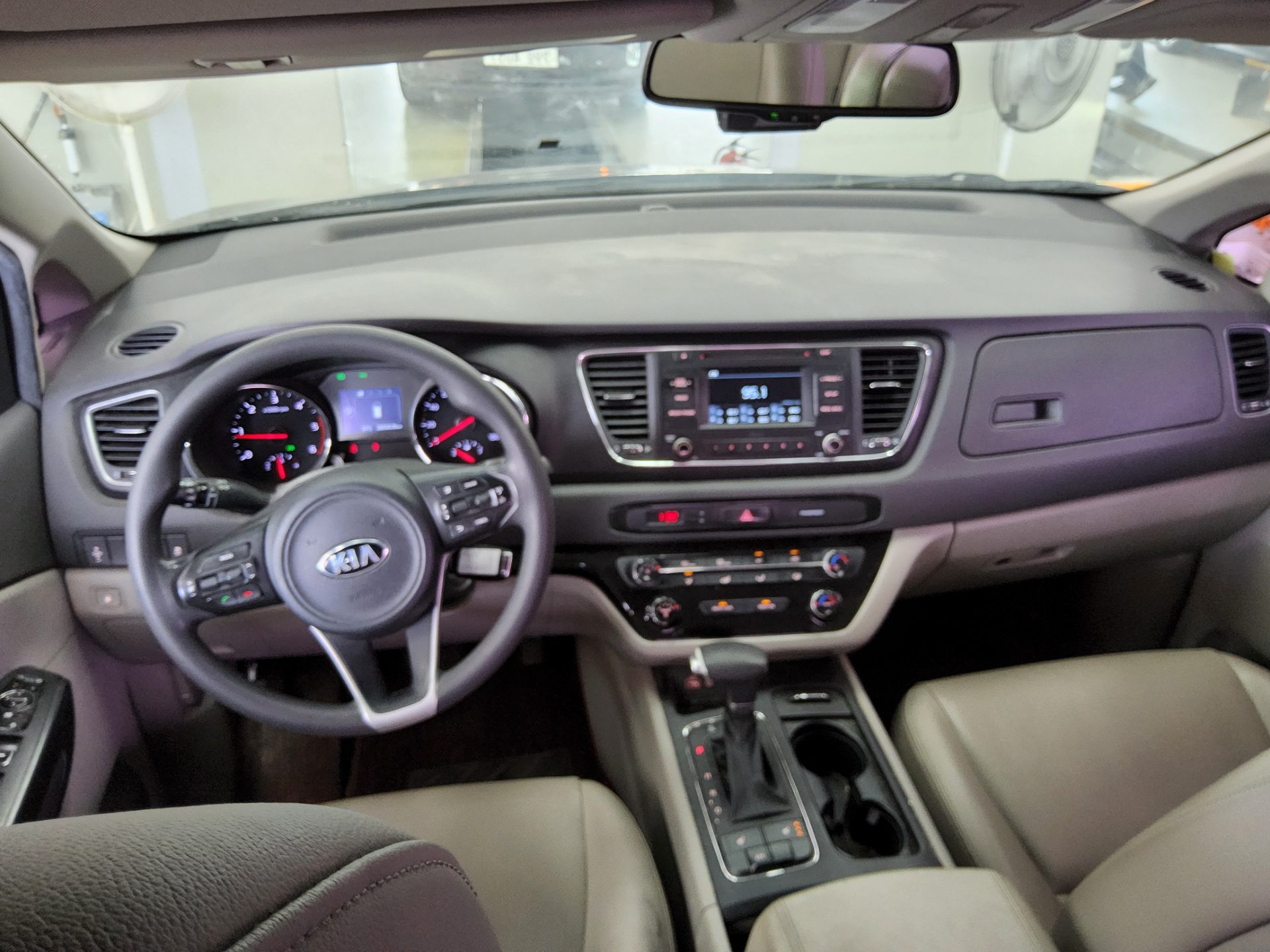 2018 - kia carnival